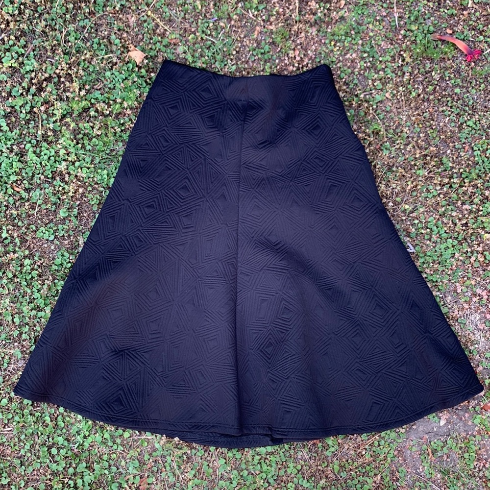 Quilted Triangle Patterned Black Lapis Skirt